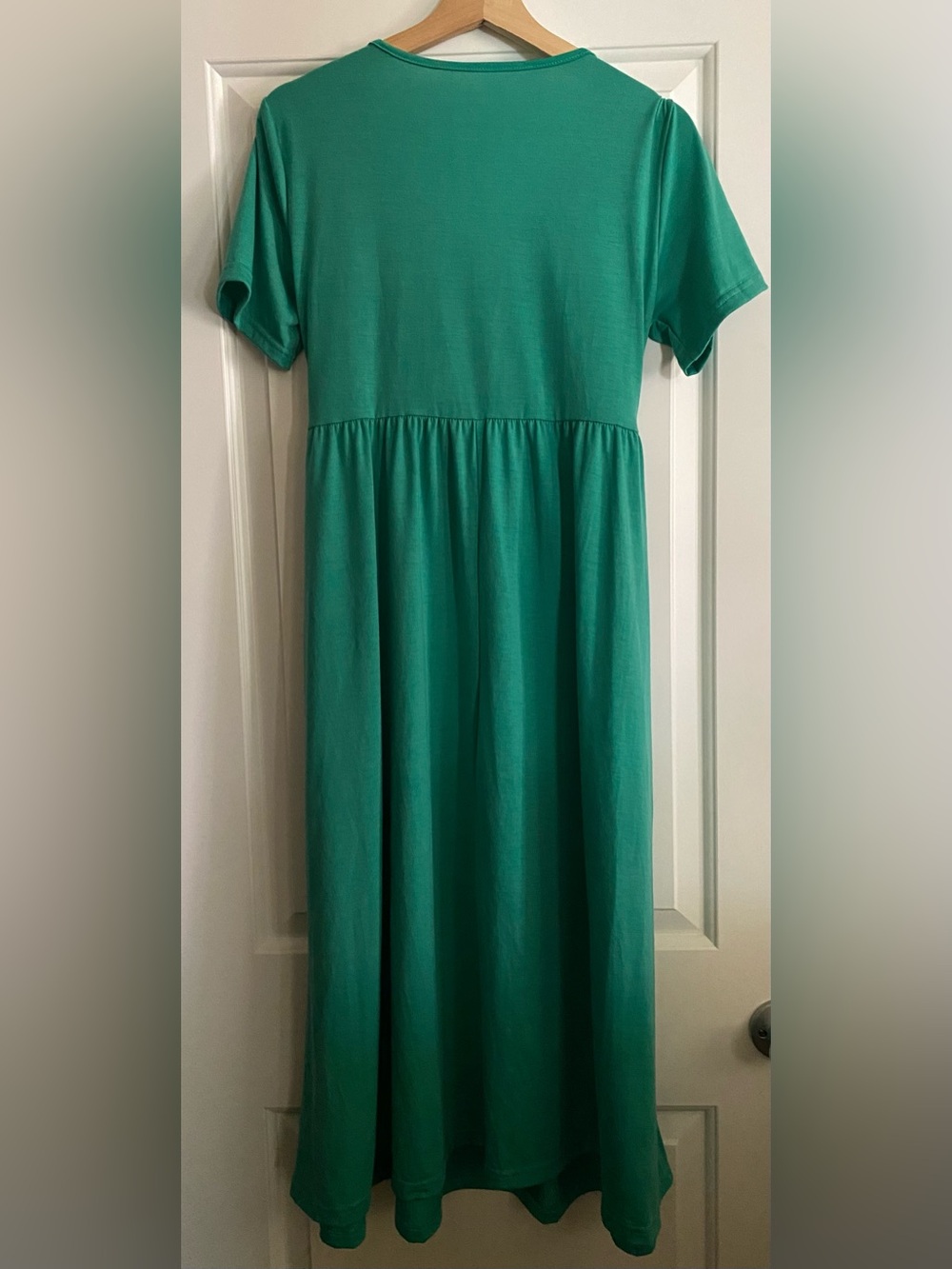 Green Short Sleeve Midi Dress With Pockets and Crossover Detail M - Picture 2 of 5